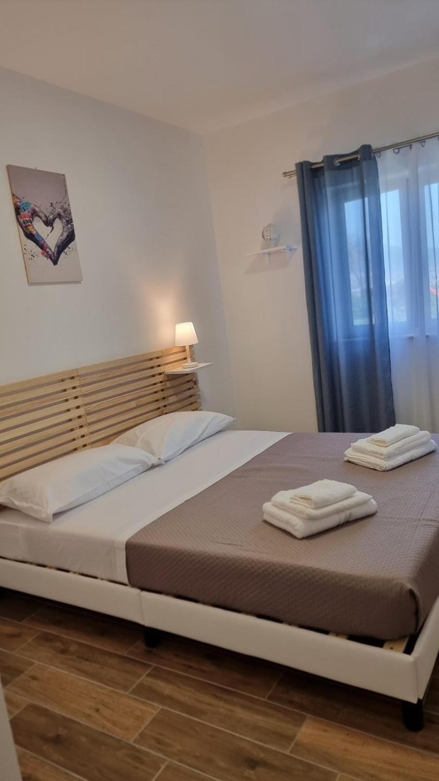 Bed and Breakfast Fly Napoli Екстер'єр фото
